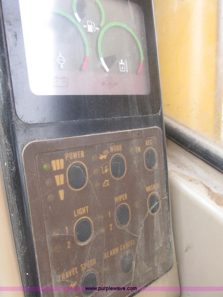 image for item E7407 1994 Caterpillar 322L excavator