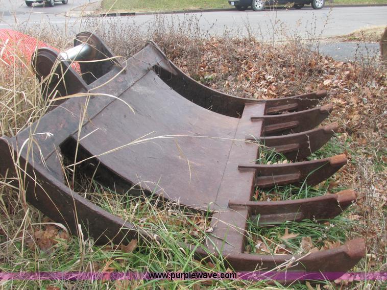 image for item E7407 1994 Caterpillar 322L excavator