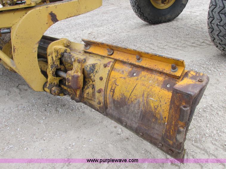 image for item F5459 1995 Caterpillar 120H articulated motor grader