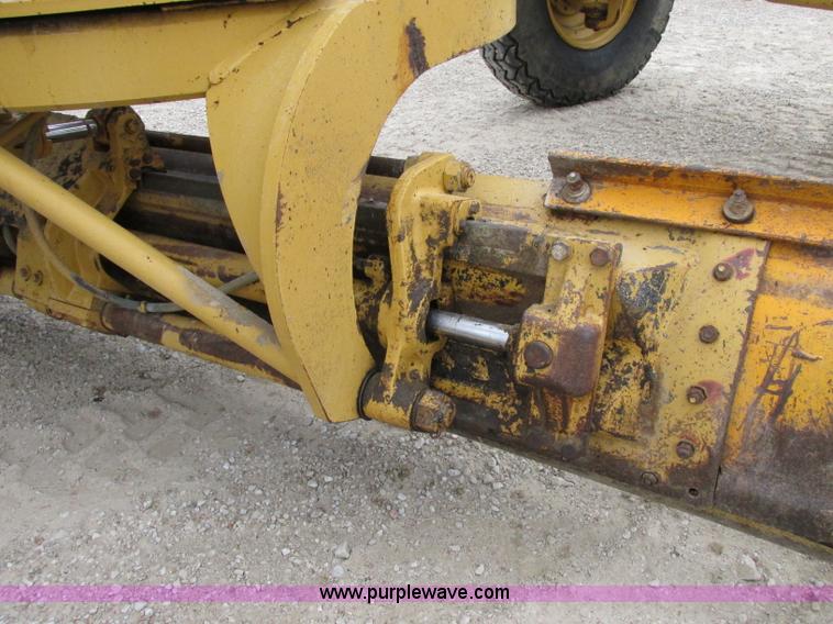image for item F5459 1995 Caterpillar 120H articulated motor grader