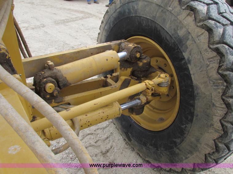 image for item F5459 1995 Caterpillar 120H articulated motor grader