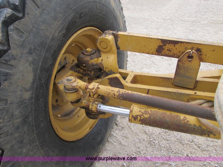 image for item F5459 1995 Caterpillar 120H articulated motor grader