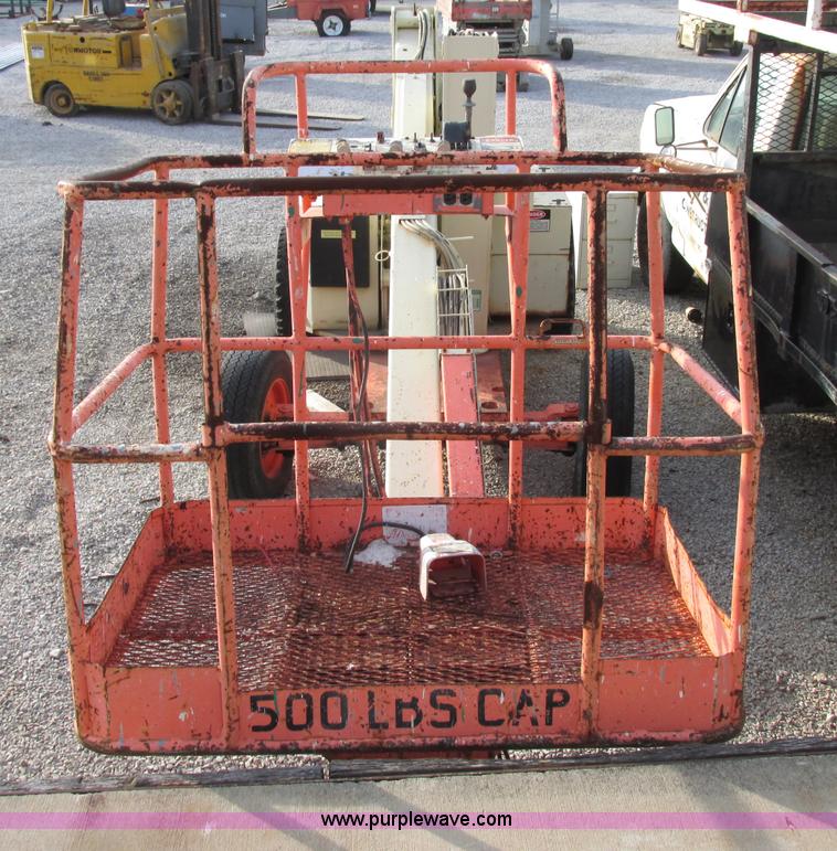 image for item F5461 1989 JLG 33HA articulated electric boom lift