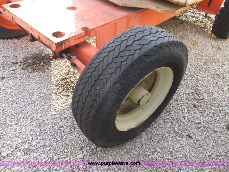 image for item F5461 1989 JLG 33HA articulated electric boom lift