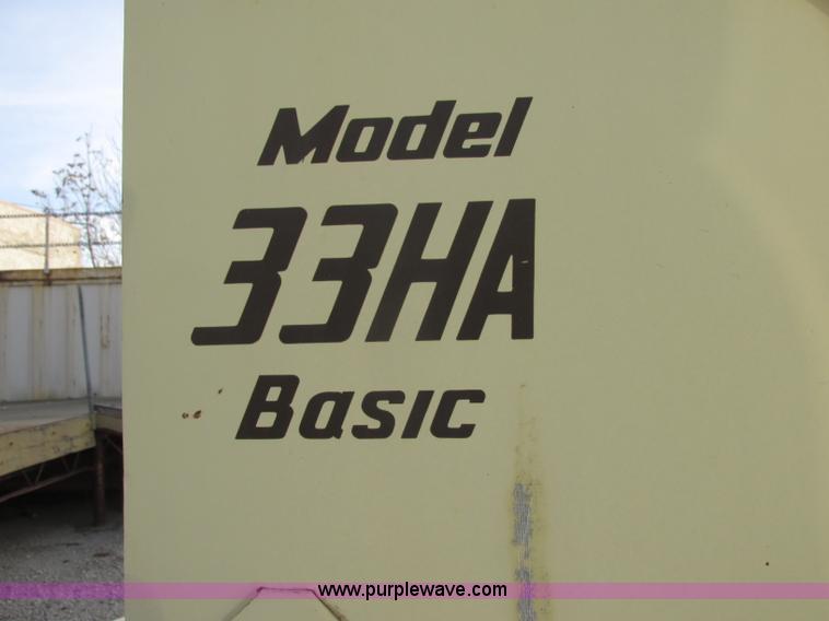 image for item F5461 1989 JLG 33HA articulated electric boom lift