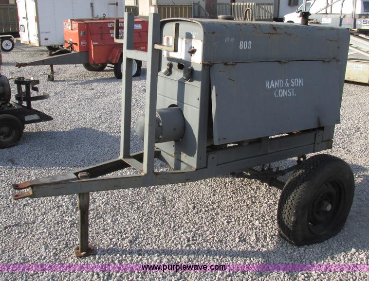 image for item F5462 Lincoln SA200 welder