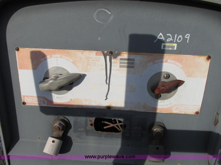 image for item F5462 Lincoln SA200 welder