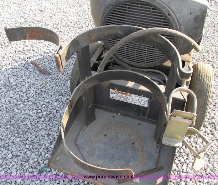 image for item F5463 Bobcat 225 G Plus welder generator