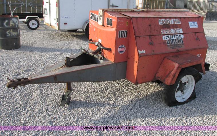 image for item F5464 Smith 100D air compressor