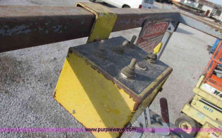 image for item F5465 Strato Lift 8RX SRX-20 scissor lift