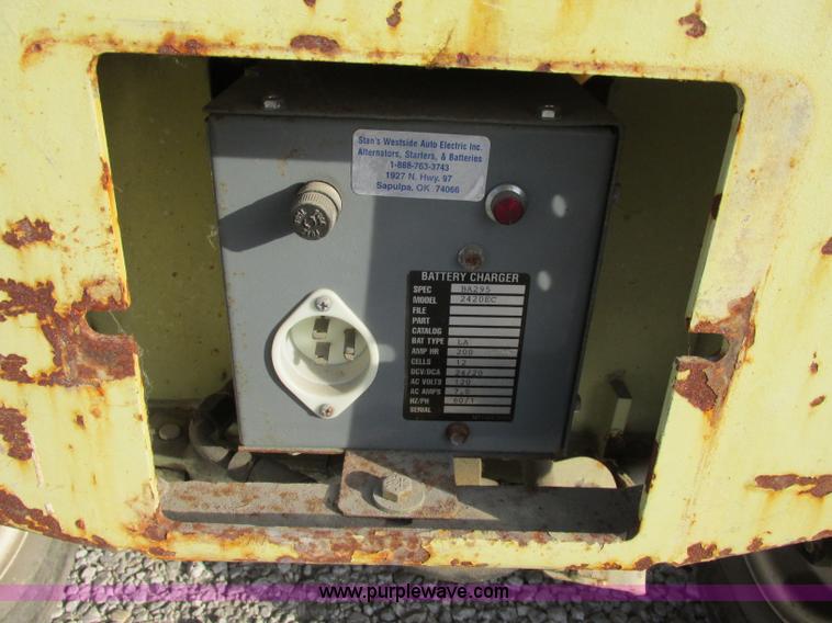 image for item F5466 JLG Commander CM1732 electric scissor lift