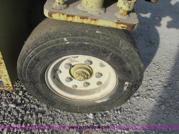 image for item F5466 JLG Commander CM1732 electric scissor lift