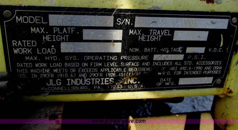 image for item F5466 JLG Commander CM1732 electric scissor lift