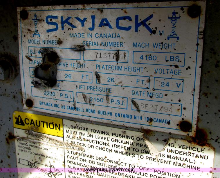 image for item F5467 1994 Sky Jack II SJ4626 scissor lift