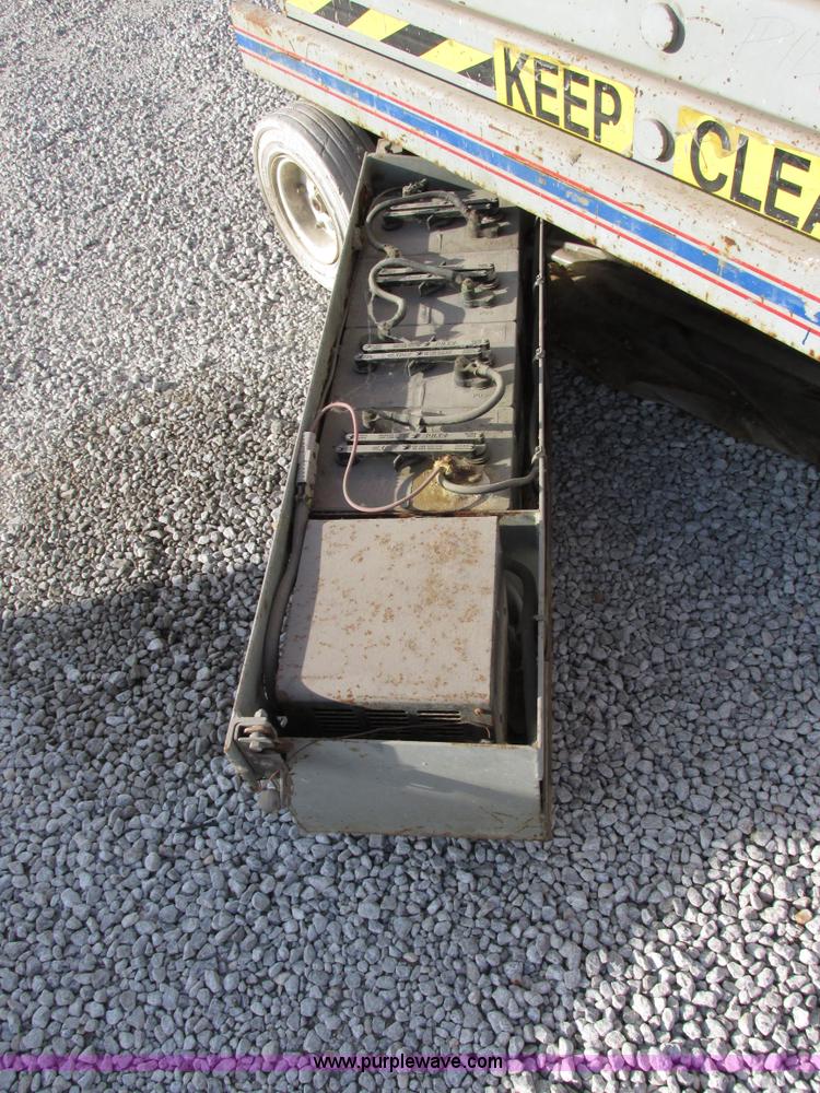 image for item F5467 1994 Sky Jack II SJ4626 scissor lift