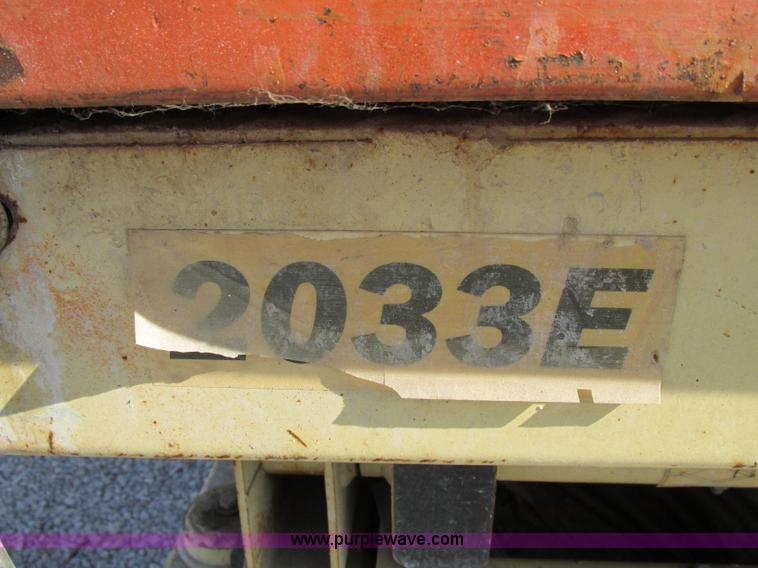 image for item F5469 1997 JLG 2033E electric scissor lift