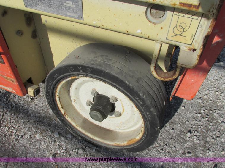 image for item F5469 1997 JLG 2033E electric scissor lift