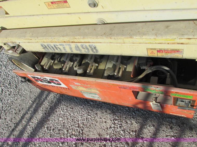 image for item F5469 1997 JLG 2033E electric scissor lift