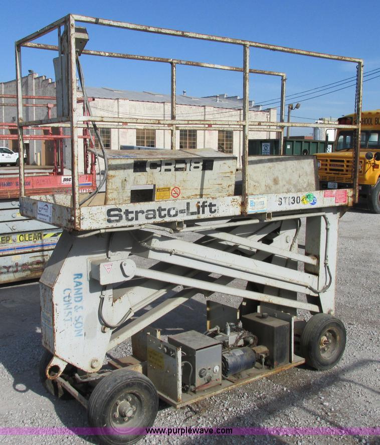 image for item F5470 Strato Lift CR-18 scissor lift