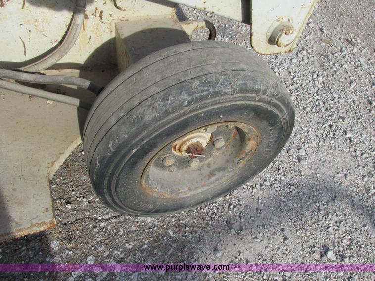 image for item F5470 Strato Lift CR-18 scissor lift