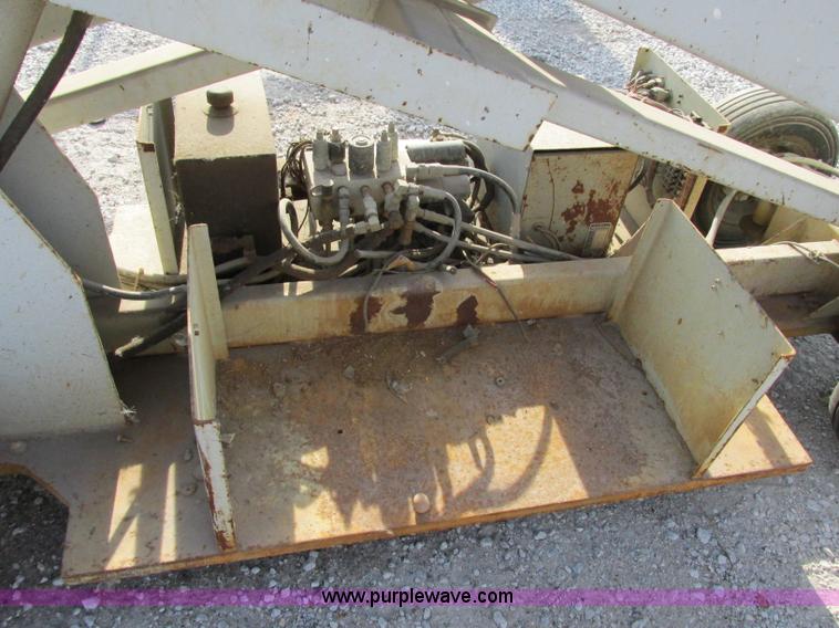 image for item F5470 Strato Lift CR-18 scissor lift