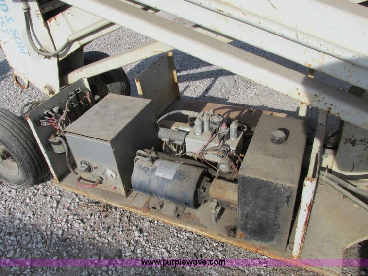 image for item F5470 Strato Lift CR-18 scissor lift