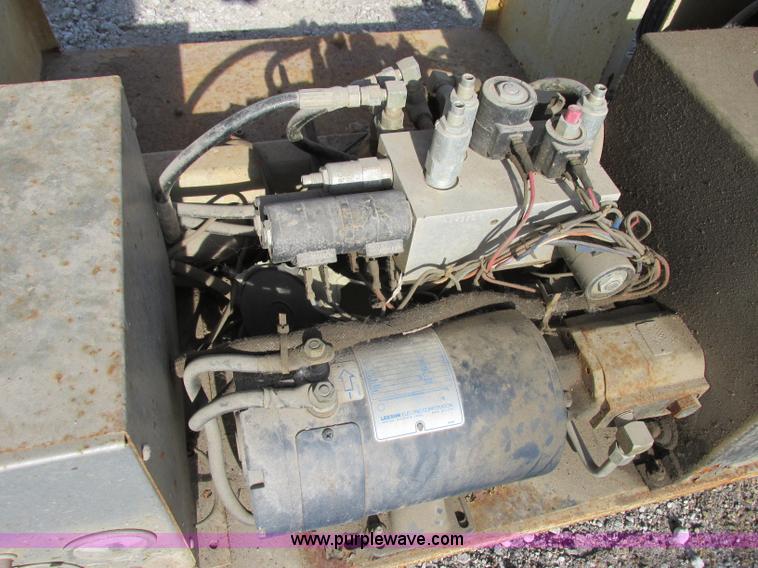 image for item F5470 Strato Lift CR-18 scissor lift