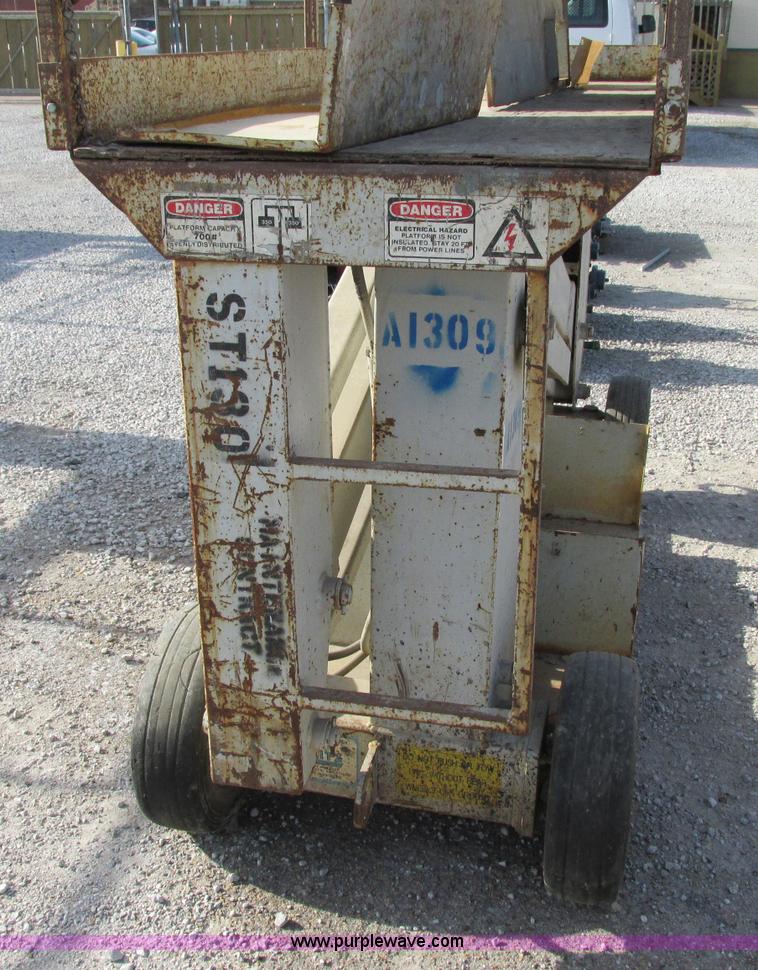 image for item F5470 Strato Lift CR-18 scissor lift