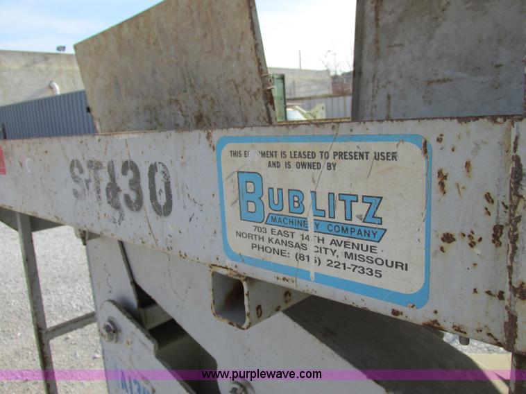 image for item F5470 Strato Lift CR-18 scissor lift