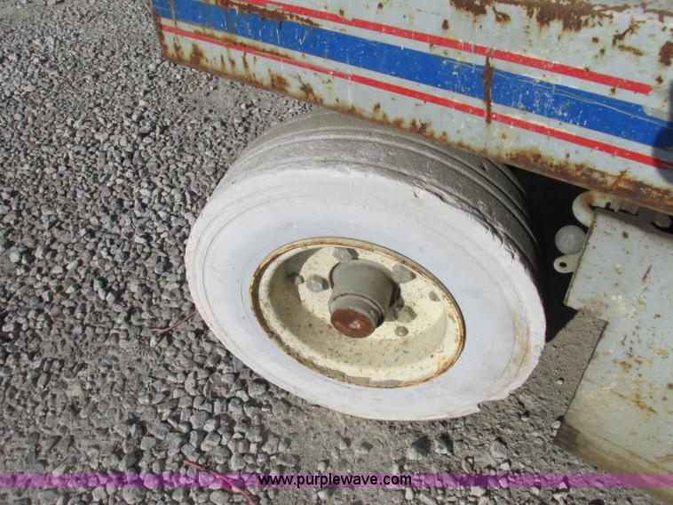 image for item F5471 1994 Sky Jack II 4626 scissor lift