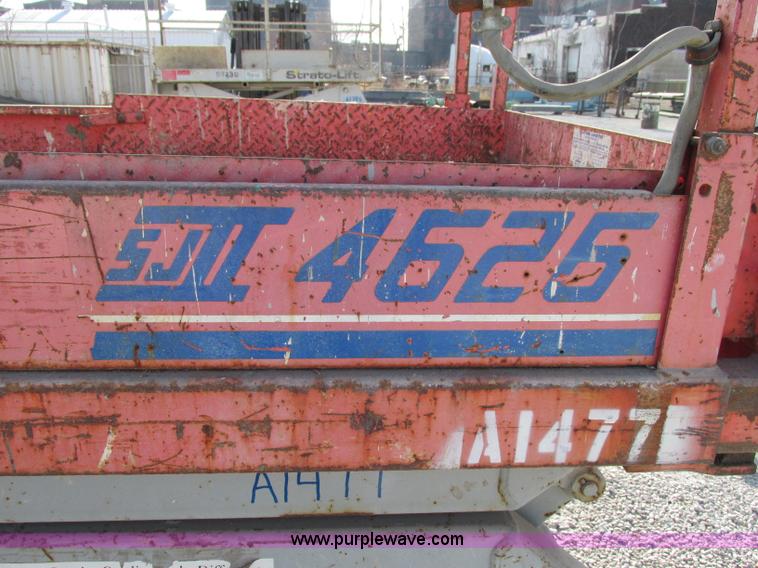 image for item F5471 1994 Sky Jack II 4626 scissor lift