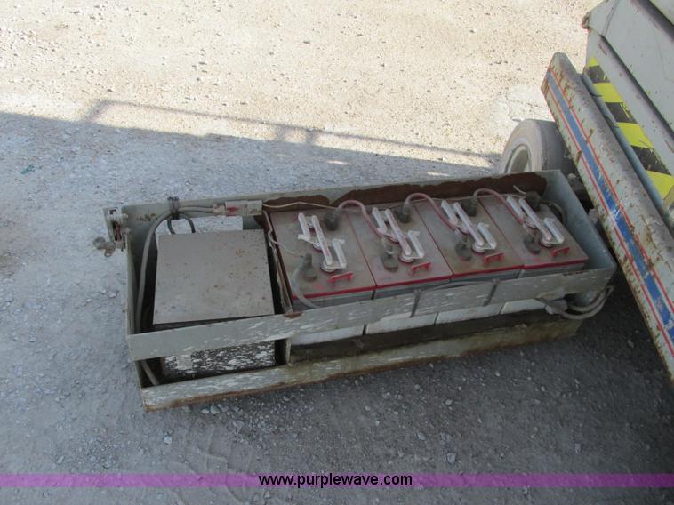 image for item F5471 1994 Sky Jack II 4626 scissor lift