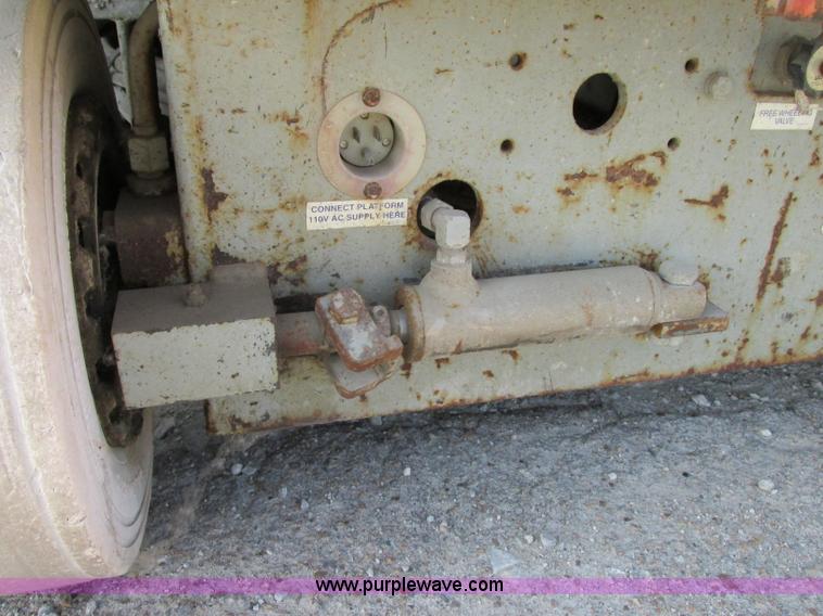 image for item F5471 1994 Sky Jack II 4626 scissor lift