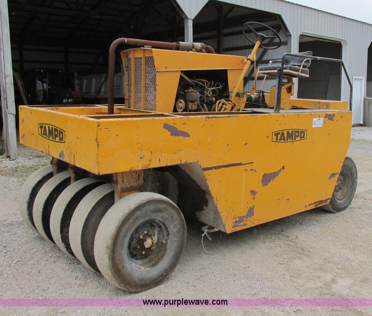 image for item F5473 Tampo SP312 pneumatic roller