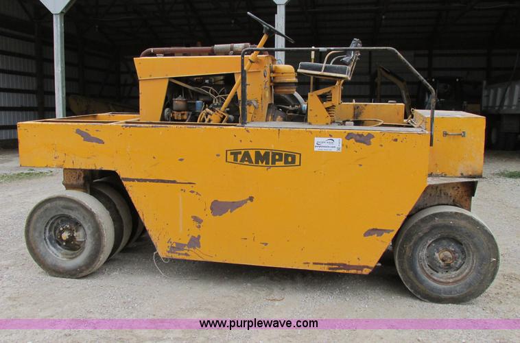 image for item F5473 Tampo SP312 pneumatic roller
