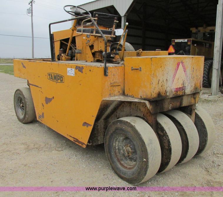 image for item F5473 Tampo SP312 pneumatic roller