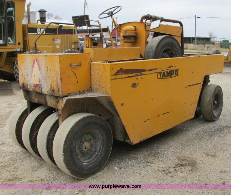 image for item F5473 Tampo SP312 pneumatic roller