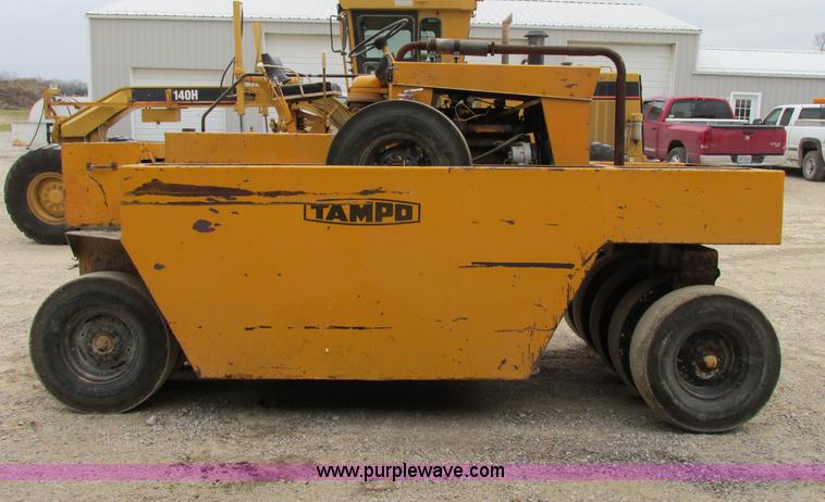 image for item F5473 Tampo SP312 pneumatic roller