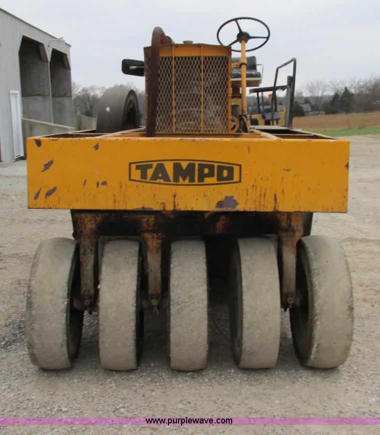 image for item F5473 Tampo SP312 pneumatic roller