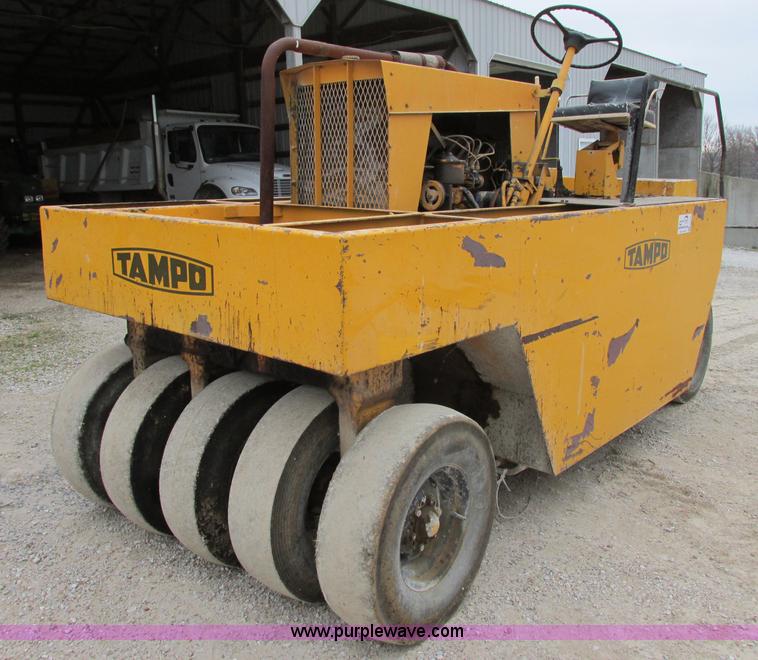 image for item F5473 Tampo SP312 pneumatic roller