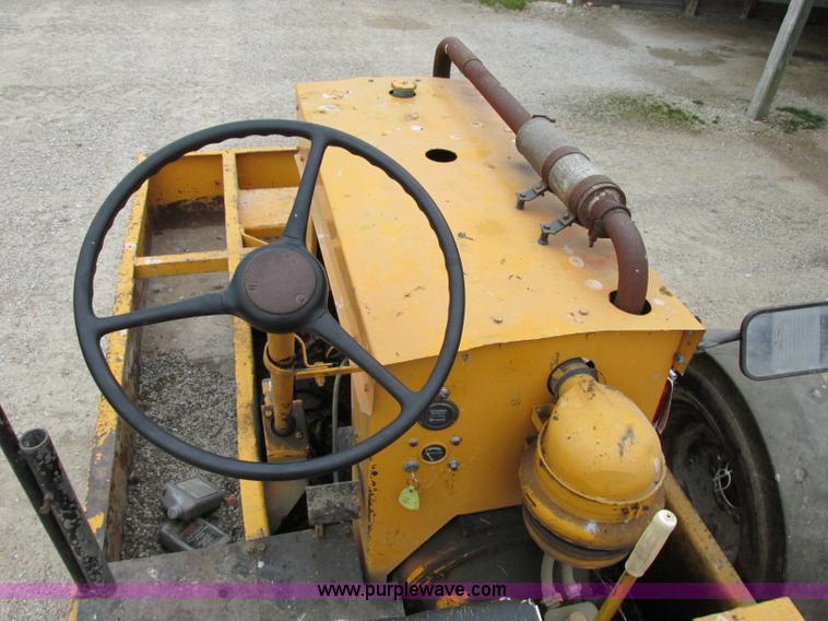 image for item F5473 Tampo SP312 pneumatic roller