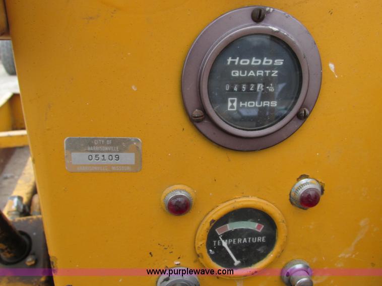 image for item F5473 Tampo SP312 pneumatic roller