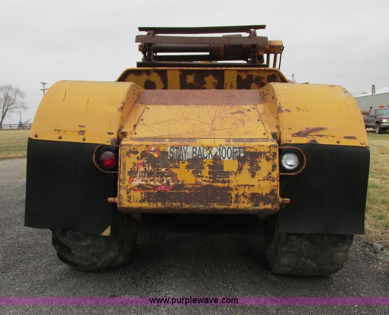 image for item F5474 1975 John Deere 860A elevating scraper