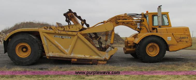 image for item F5474 1975 John Deere 860A elevating scraper