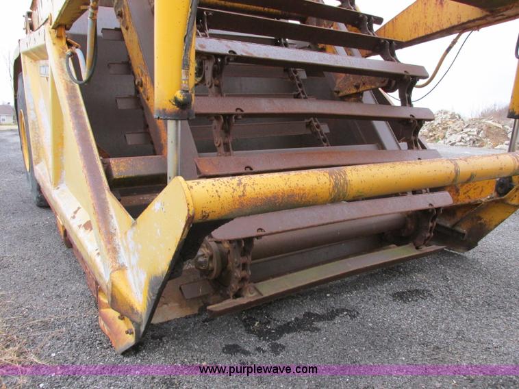 image for item F5474 1975 John Deere 860A elevating scraper