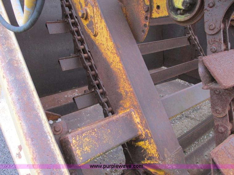 image for item F5474 1975 John Deere 860A elevating scraper