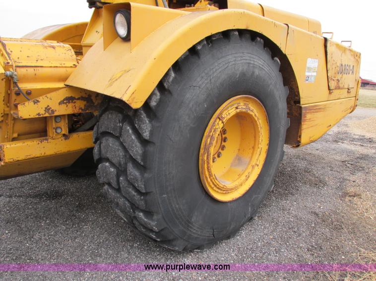 image for item F5474 1975 John Deere 860A elevating scraper