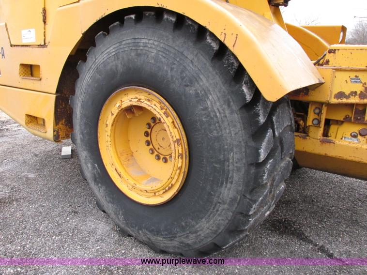 image for item F5474 1975 John Deere 860A elevating scraper