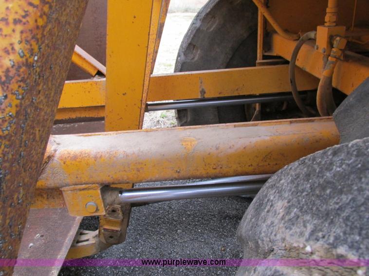 image for item F5474 1975 John Deere 860A elevating scraper