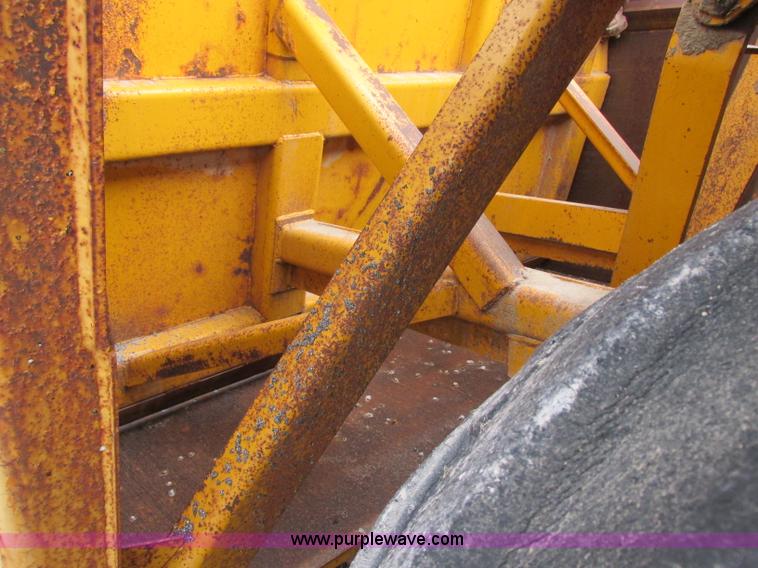 image for item F5474 1975 John Deere 860A elevating scraper